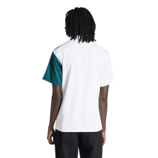 Kid's Liverpool 1995/96 Retro Shirt Kid's Liverpool 1995/96 Retro Shirt